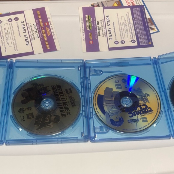 Lego DC Comics Blu-ray Bundle - Picture 3 of 5